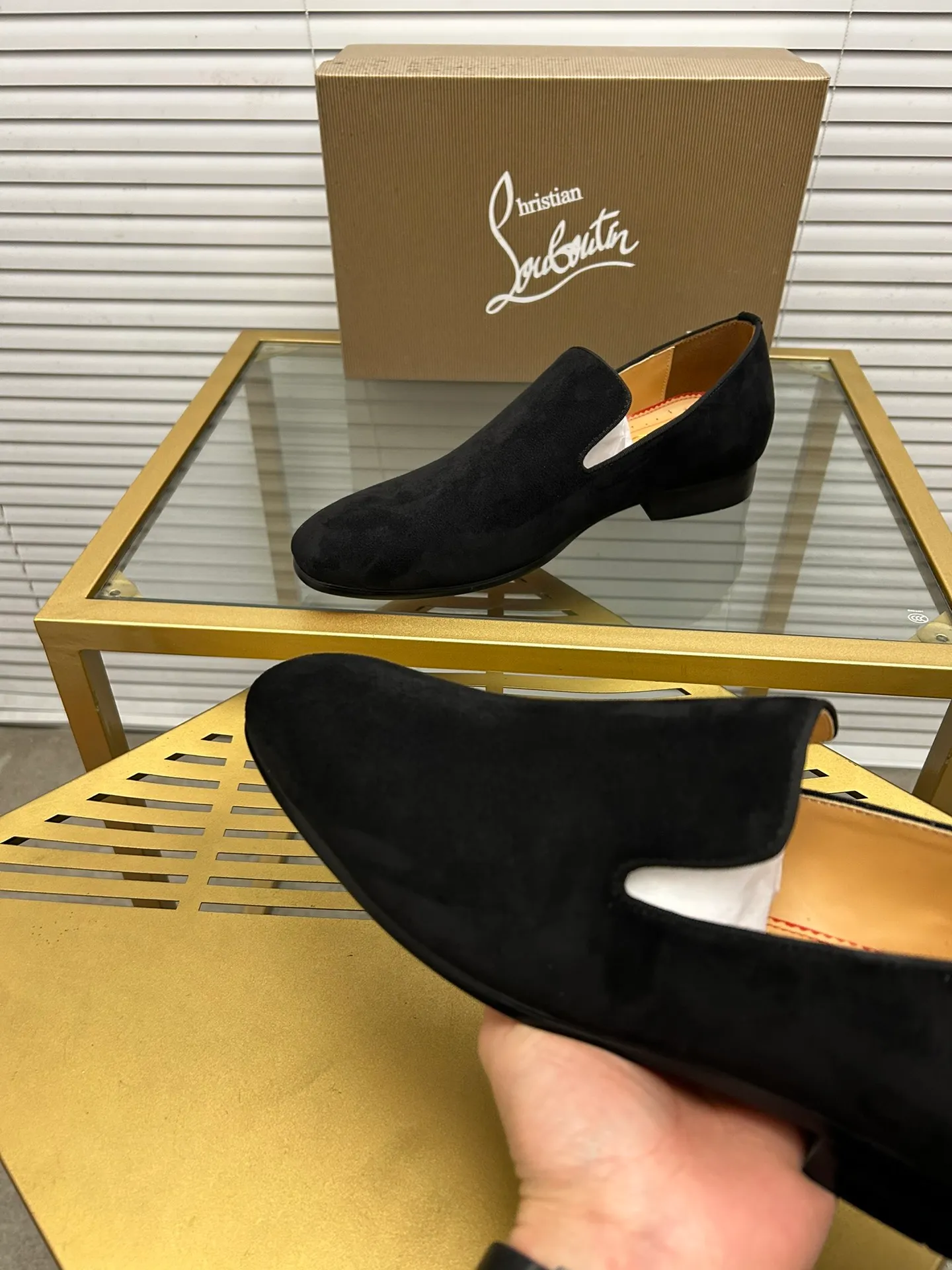 (Customized model) Ex-factory price is 480. christian louboutin (CL red sole shoes) counter series, casual sneakers for couples 📢 📢 📢 Exclusive hot style release 🎈🎈💪 Movable latex feet 👻 Finished outsole line [Proud] 😝Female 35-40# Male 38#-46, global supply😝 [Top version]: Original imported genuine leather upper, top original leather lining, original molded TPU outsole, original 1:1 detail processing, original shoe last,